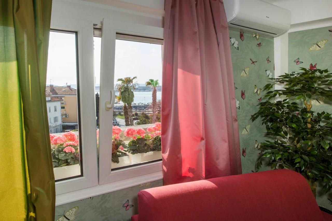 Beach Apartment Butterfly With Sea View Сплит Екстериор снимка