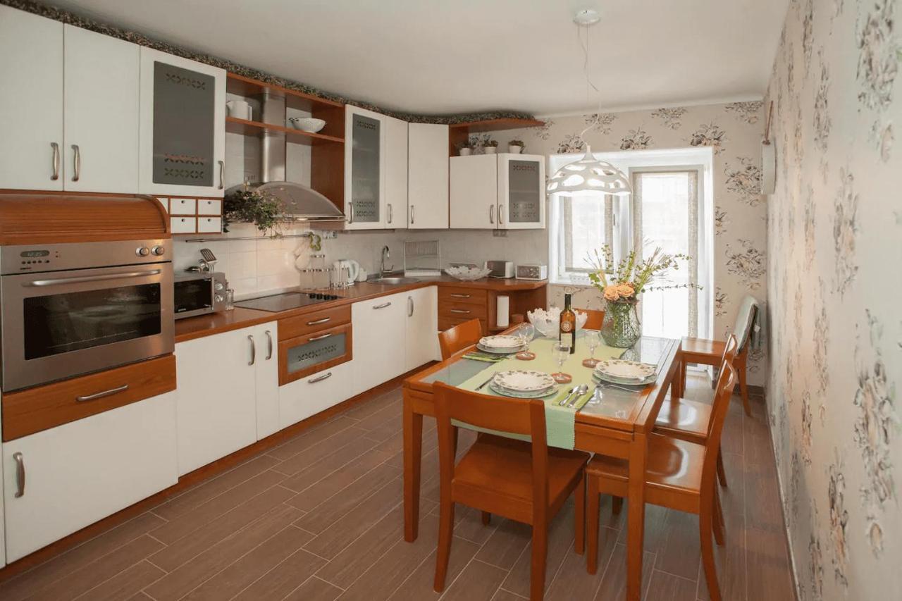 Beach Apartment Butterfly With Sea View Сплит Екстериор снимка