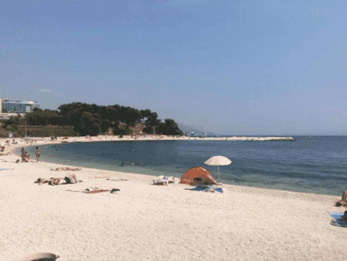 Beach Apartment Butterfly With Sea View Сплит Екстериор снимка