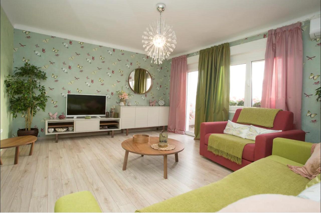 Beach Apartment Butterfly With Sea View Сплит Екстериор снимка