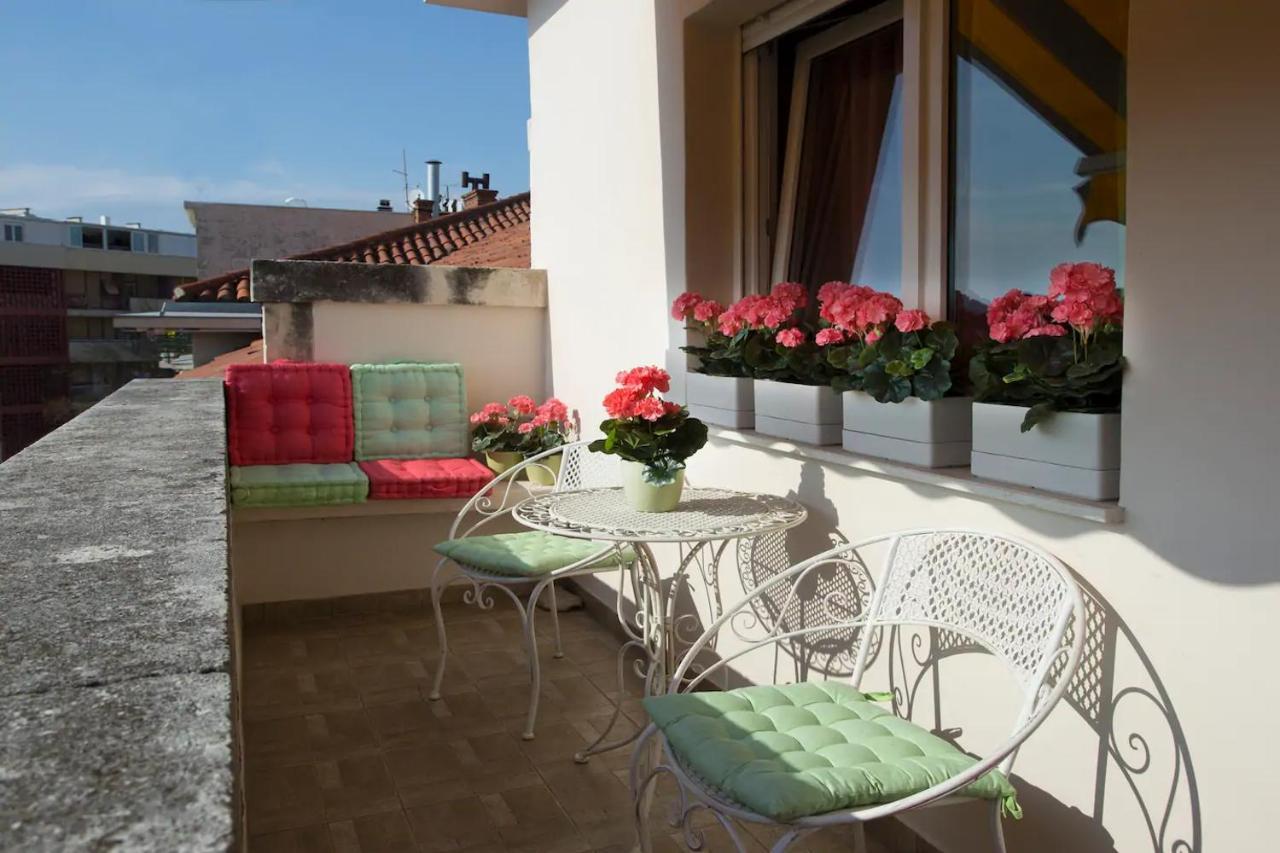 Beach Apartment Butterfly With Sea View Сплит Екстериор снимка